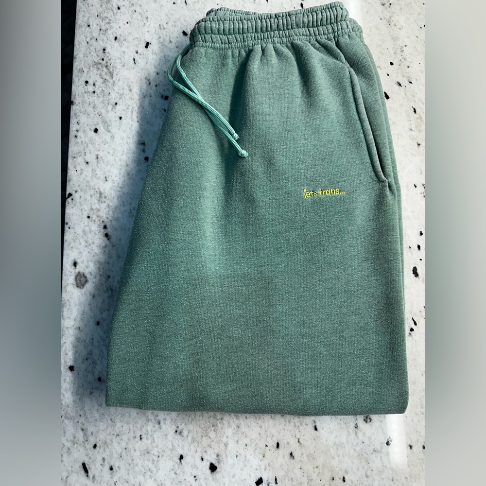 iets frans sweats